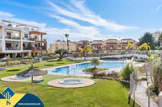 Casa a Villamartín-Las Filipinas. Casa con piscina comunitaria en la provincia de alicante, en ori