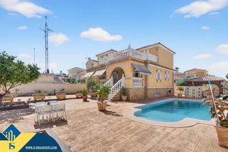 Xalet a Novamar - Mediterráneo. Villa con piscina privada, en la provincia de alicante, en la ci