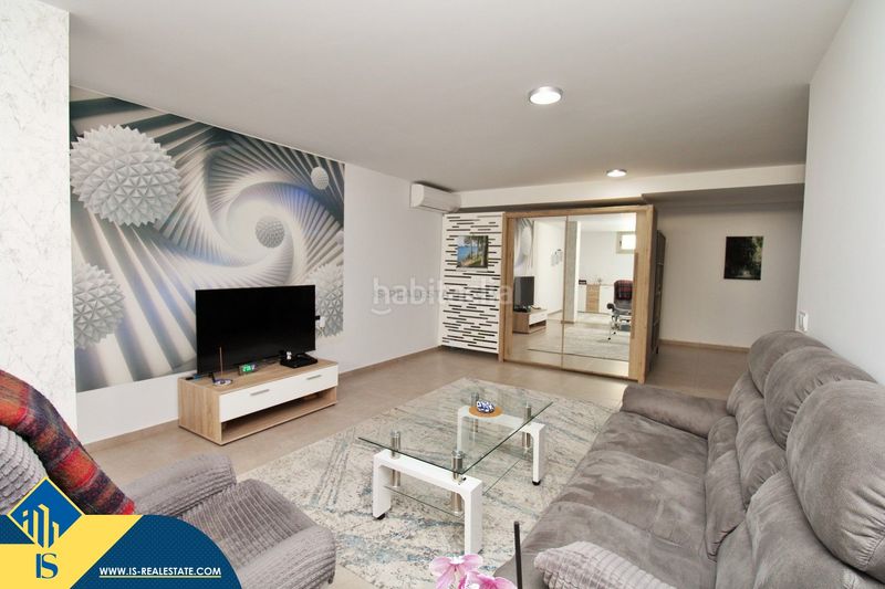 Foto 49521f2e-850d-4023-bc32-063a431452c0. Chalet mit parking in Villamartín-Las Filipinas Orihuela