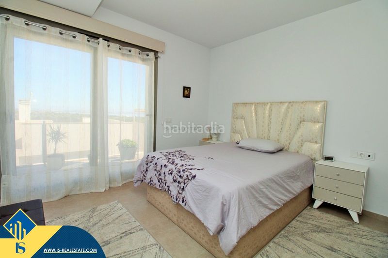 Foto d5fe76b3-8ece-489d-852d-f156d104f529. Chalet mit parking in Villamartín-Las Filipinas Orihuela