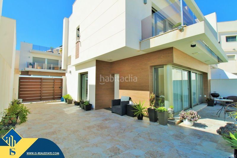 Foto f18a835d-f5a6-4b76-82bb-aa9d1b2b0d67. Chalet mit parking in Villamartín-Las Filipinas Orihuela