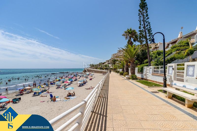 Foto b2798fa1-9783-40c9-9cea-d237d263d7af. Àtic amb piscina a Campoamor Orihuela