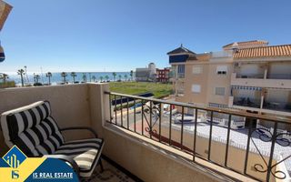 Piccolo appartamento in La Veleta. Apartamento con piscina comunitaria, en la provincia de alicante