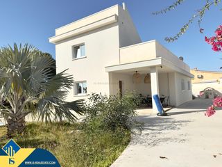 Chalet in Rojales. Villa con piscina privada en la provincia de alicante, en rojale
