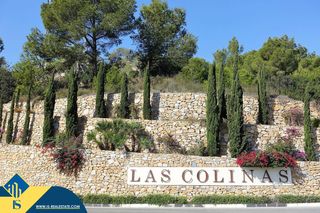 Chalet à Lomas de Campoamor - Las Ramblas. Villa con piscina comunitaria, en la provincia de alicante, en o
