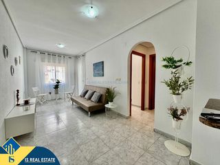 Apartament a Parque de las Naciones. Apartamento con terraza en la provincia de alicante, en torrevie