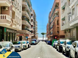 Appartamento in Las Piscinas Naturales. Apartamento con terraza, en la provincia de alicante, en la ciud