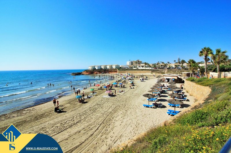 Foto 80828b32-261a-4520-b2c1-c24c0eb7e022. Pis amb piscina a Playa Flamenca Orihuela