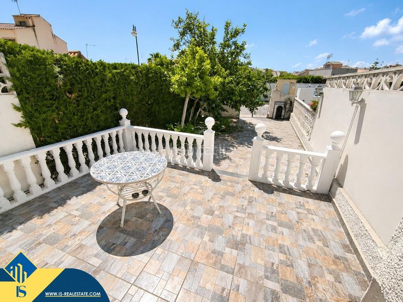 Foto 15d56e92-8b65-4ee0-98da-3d69f23e6e6b. Casa amb aparcament a nueva Torrevieja Torrevieja
