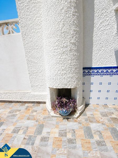 Foto a7307fae-aa3d-4406-b70e-e4ab0a8d303a. Casa amb aparcament a nueva Torrevieja Torrevieja
