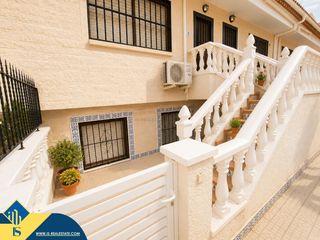 Casa a Los Europeos. Casa con terraza, en la provincia de alicante, en la localidad d
