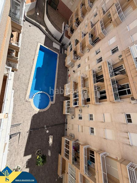 Foto ff411f85-5da5-4a4d-ad4a-5caf5cbf0e5a. Àtic amb piscina a Antonio Machado Torrevieja