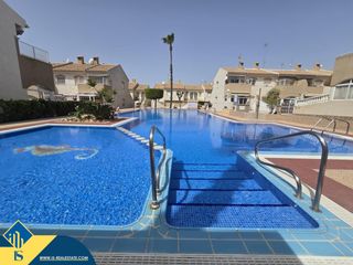 Maison à Aguas Nuevas. Casa con piscina comunitaria, en la provincia de alicante, en la
