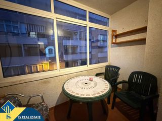 Apartament a Parque de las Naciones. Apartamento con terraza en la provincia de alicante, en torrevie