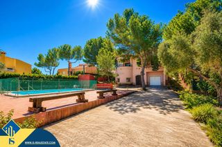 Chalet in San Miguel de Salinas. Villa con piscina privada en la provincia de alicante, en la loc