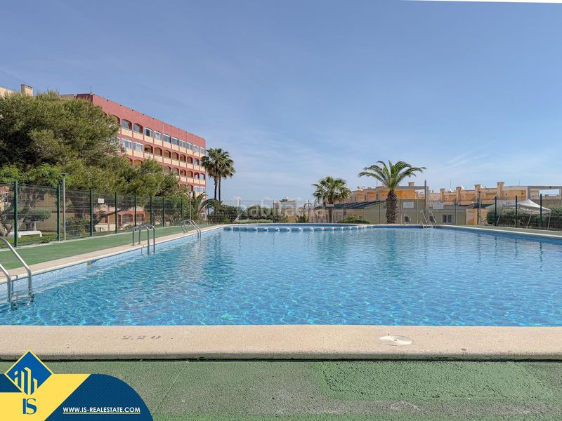 Foto 1d78dd2b-10d8-4486-b5d1-d86191962e8c. Pis amb aparcament piscina a Aguas Nuevas Torrevieja