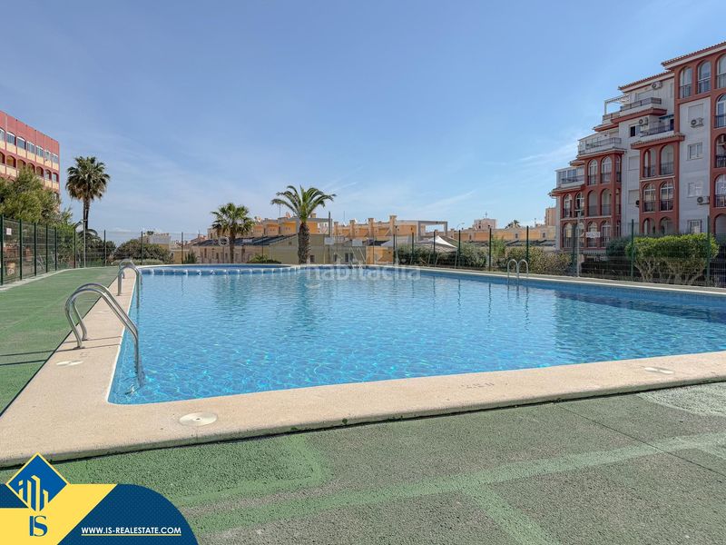 Foto 5358bc04-0e95-401e-9fff-8d107c763c71. Pis amb aparcament piscina a Aguas Nuevas Torrevieja