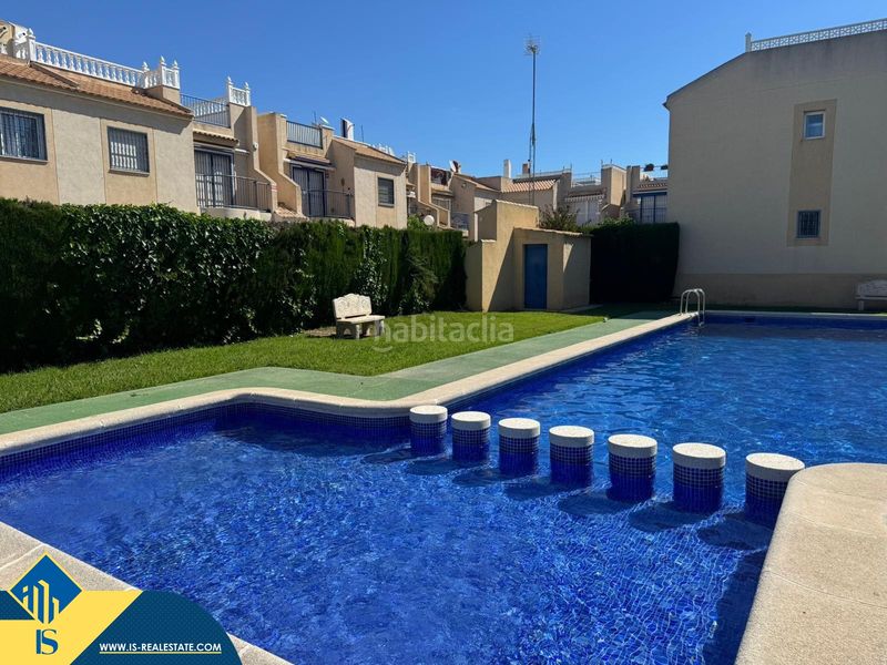 Foto c2b9100e-cf93-4c5d-a1dd-4f895422e0d3. Casa amb aparcament piscina a Los Balcones-Los Altos Torrevieja