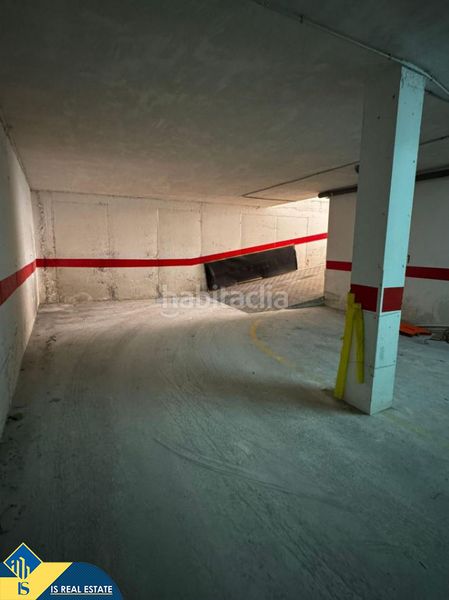 Foto b28b3b23-b1ce-40e8-a15d-8b8ba2d16e65. Aparcament cotxe a Zona Playa de los Locos Torrevieja