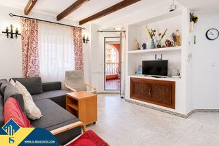 Pis a Nueva Torrevieja. Apartamento con piscina comunitaria, en la provincia de alicante