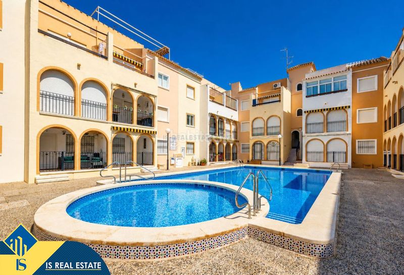 Foto e76118e6-5db1-490e-9949-42706e4fe5ce. Casa amb calefacció piscina a Playa de los Náufragos Torrevieja