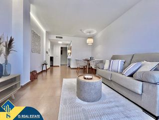 Apartament a Parque de las Naciones. Apartamento reformado con terraza, en la provincia de alicante,