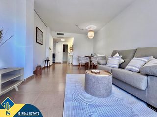 Apartament a Parque de las Naciones. Apartamento reformado con terraza, en la provincia de alicante,