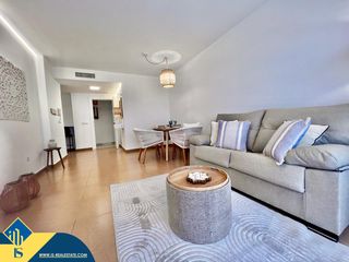 Flat in Avenida Habaneras - Curva de Palangre. Apartamento con terraza, en la provincia de alicante, en la ciud