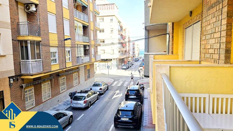 Foto ae5a8599-3a70-4a88-8808-91c799fcc660. Pis a Antonio Machado Torrevieja