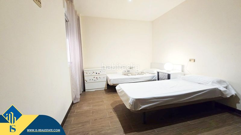 Foto ddc7ee1e-08a5-48e8-a2bb-cf043a0091b0. Pis a Antonio Machado Torrevieja