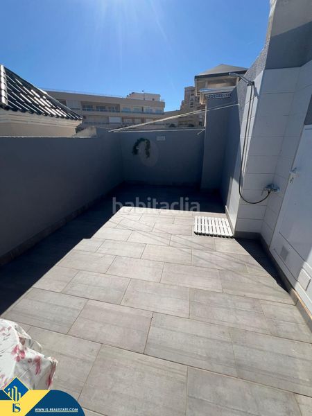 Foto 6d8ef488-46e9-45dc-9f96-6dd1e1f8d7a5. Àtic amb aparcament piscina a Zona los Frutales Torrevieja
