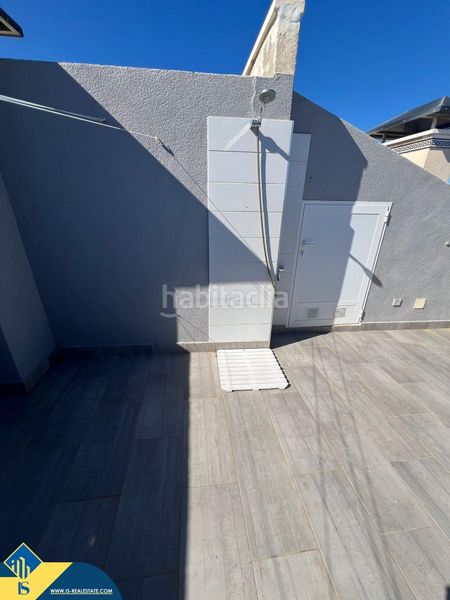 Foto b6c4afd0-d12f-4a62-a038-122b45043a97. Àtic amb aparcament piscina a Zona los Frutales Torrevieja
