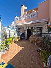 Maison à Aguas Nuevas. Casa con terraza, en la provincia de alicante, en la ciudad de t