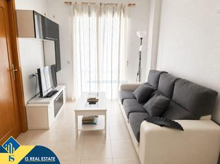 Piccolo appartamento in Nueva Torrevieja. Apartamento con piscina comunitaria, en la provincia de alicante