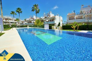 Flat in Villamartín-Las Filipinas. Apartamento con piscina comunitaria, en la provincia de alicante