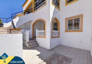 Apartment in Zona Carrefour - Urbanizaciones. Apartamento con piscina comunitaria, en la provincia de alicante