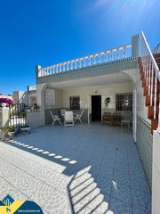 Casa a Zona Carrefour - Urbanizaciones. Casa con terraza, en la provincia de alicante, en la ciudad de t