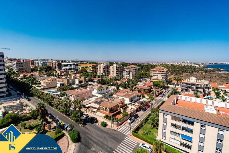 Foto 5ee1dafa-15bd-4160-8e98-809cce015511. Àtic amb aparcament piscina a Punta Prima Torrevieja