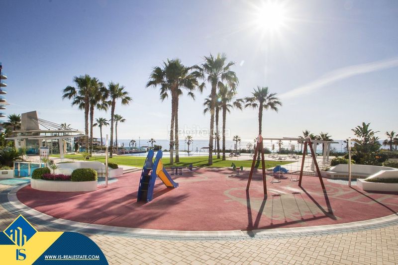 Foto c3a7a85a-e6e3-4721-8294-34bff858b075. Àtic amb aparcament piscina a Punta Prima Torrevieja