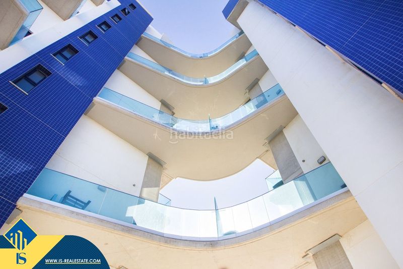 Foto e686d083-3f30-4d5a-bfd6-c2a450bbb4b4. Àtic amb aparcament piscina a Punta Prima Torrevieja