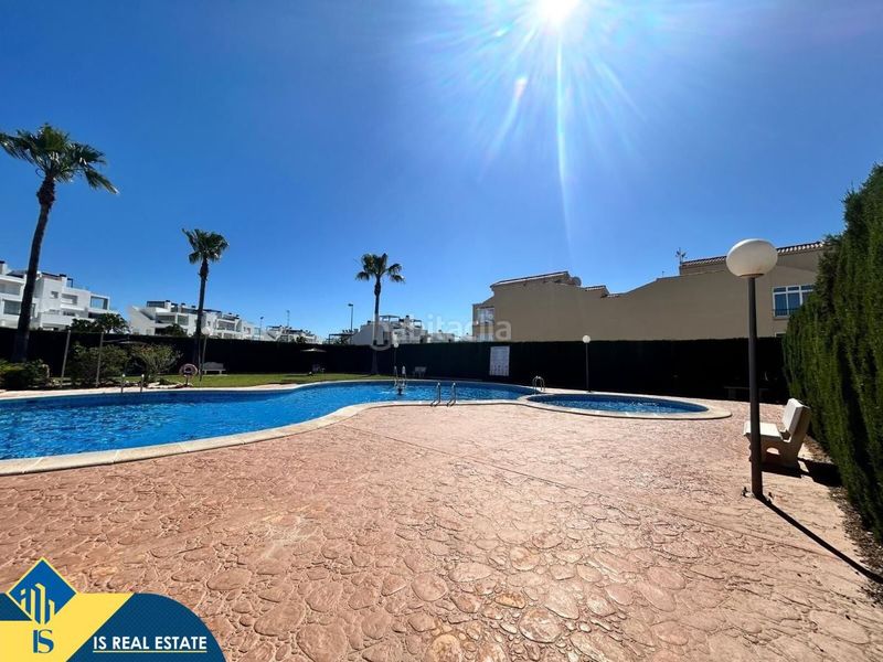 Foto c58791e0-41c0-4184-8693-489443828c9c. Àtic amb calefacció aparcament piscina a Los Balcones y los Altos Orihuela