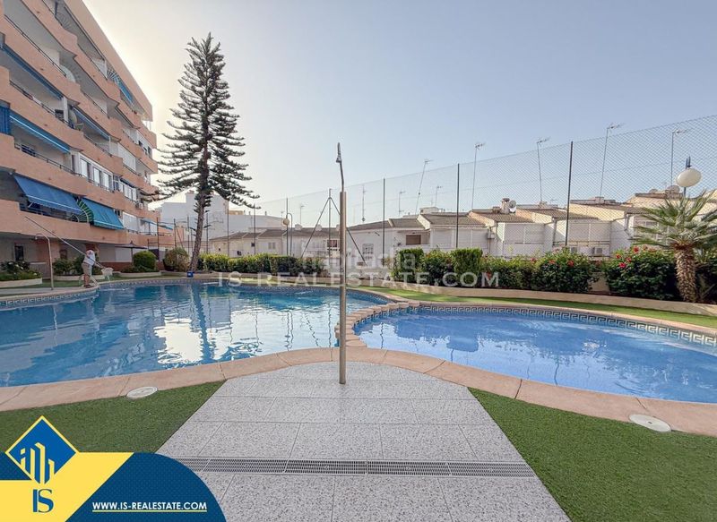 Foto 788f0540-a23f-4423-b72d-e99d8720a51c. Àtic amb calefacció piscina a El Acequión Torrevieja