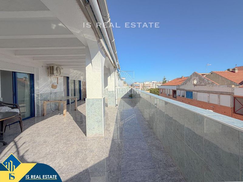 Foto eca7ba0b-20c2-4562-a58f-da504e8631b1. Àtic amb calefacció piscina a El Acequión Torrevieja
