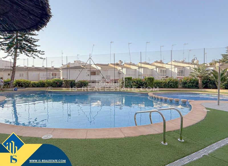 Foto fa42f2f1-8366-461c-aa24-4b9901d66f08. Àtic amb calefacció piscina a El Acequión Torrevieja