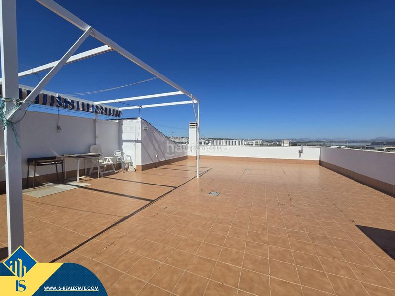 Foto 4d0f696a-9f17-4b3c-8c09-16adda0ca62f. Àtic amb aparcament piscina a La Veleta Torrevieja