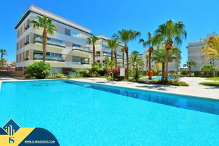 Etagenwohnung in Villamartín-Las Filipinas. Apartamento con piscina comunitaria, en la provincia de alicante