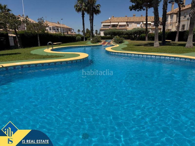 Foto a245306c-277c-4ceb-87a7-bbc0a25130a1. Casa amb calefacció piscina a Aguas Nuevas Torrevieja