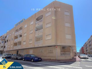 Apartament a Zona Playa de los Locos. Apartamento con piscina comunitaria, en la provincia de alicante