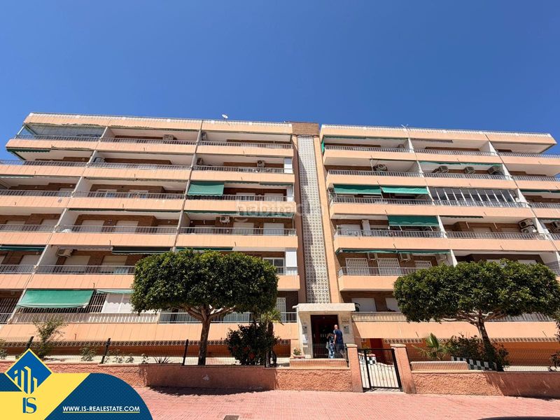 Foto d291a9cd-a9b3-4a83-b6c3-c363210ffa8e. Àtic amb aparcament piscina a Punta Prima Torrevieja