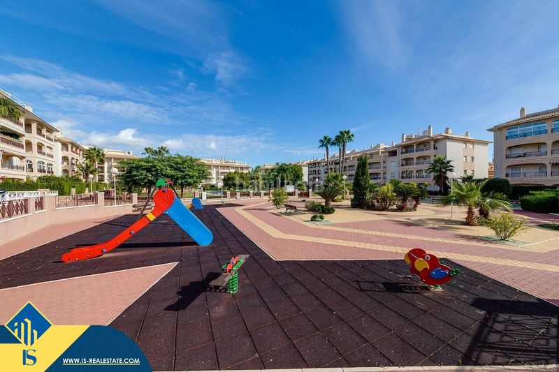 Foto aaf2c15e-9d7a-49d2-ac21-032a8246287a. Pis amb piscina a La Florida Orihuela